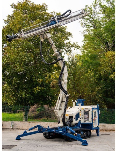 MC 5 LR Comacchio: long reach drill rig for difficult terrain