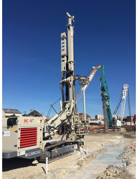 MC15 Comacchio: compact drill rig for civil engineering