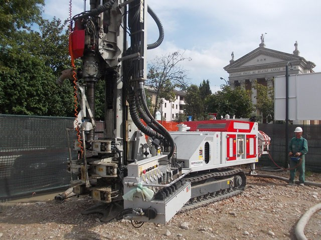 GEO 900 GT: high-performance dual head geothermal drill GEO 900 GT: high-performance dual head geothermal drill