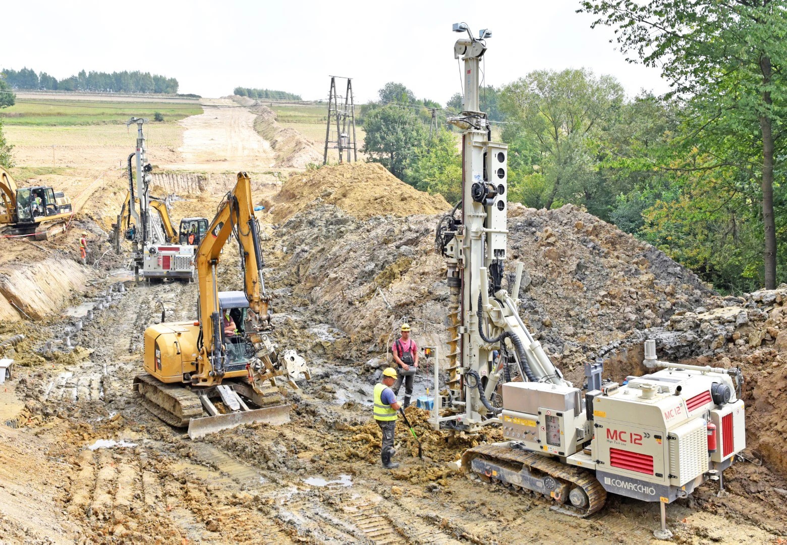 MC15P Comacchio: high-power drill for foundation works