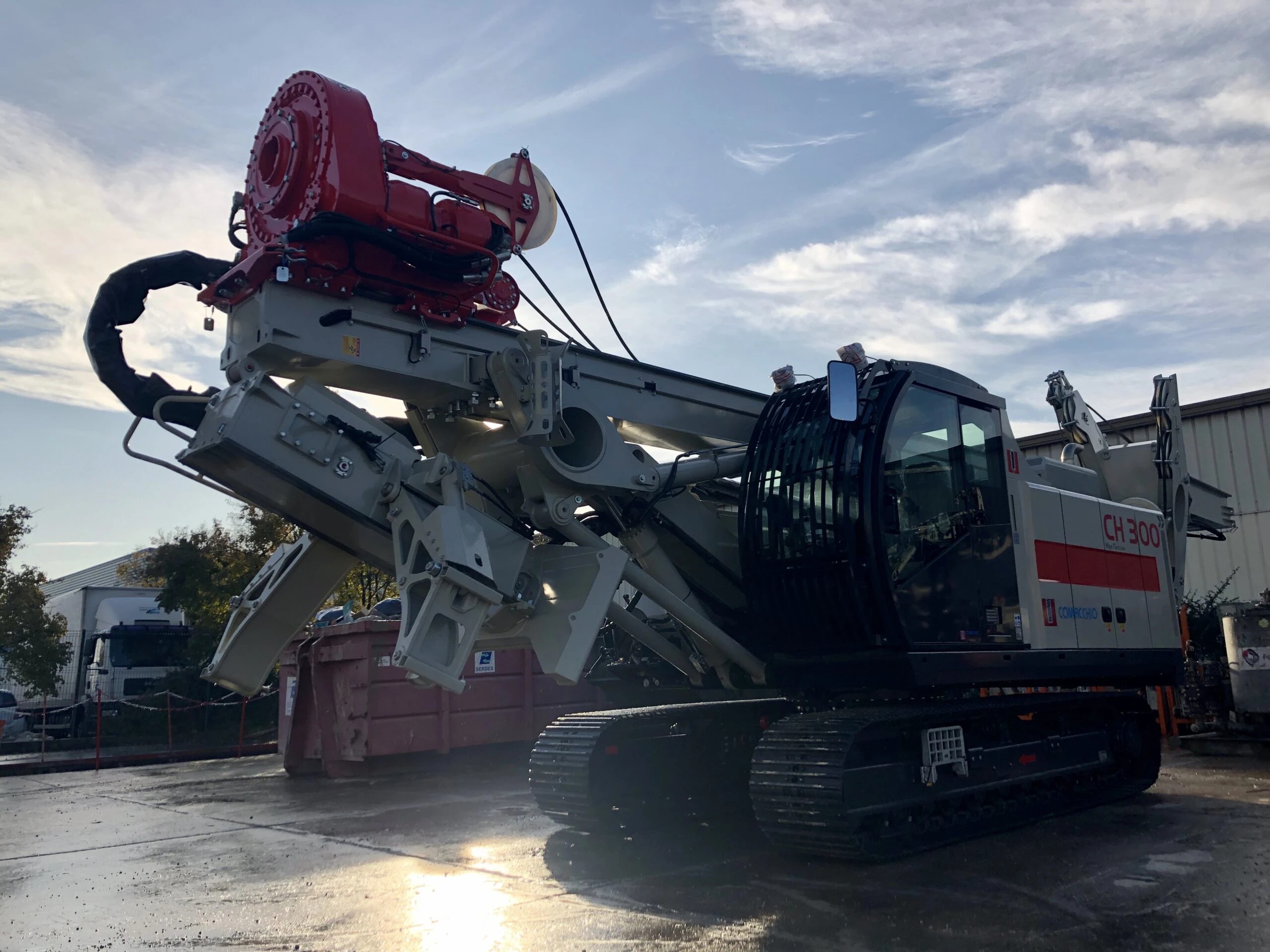 CH 300 Comacchio: compact rig for large diameter piles CH 300 Comacchio: compact rig for large diameter piles