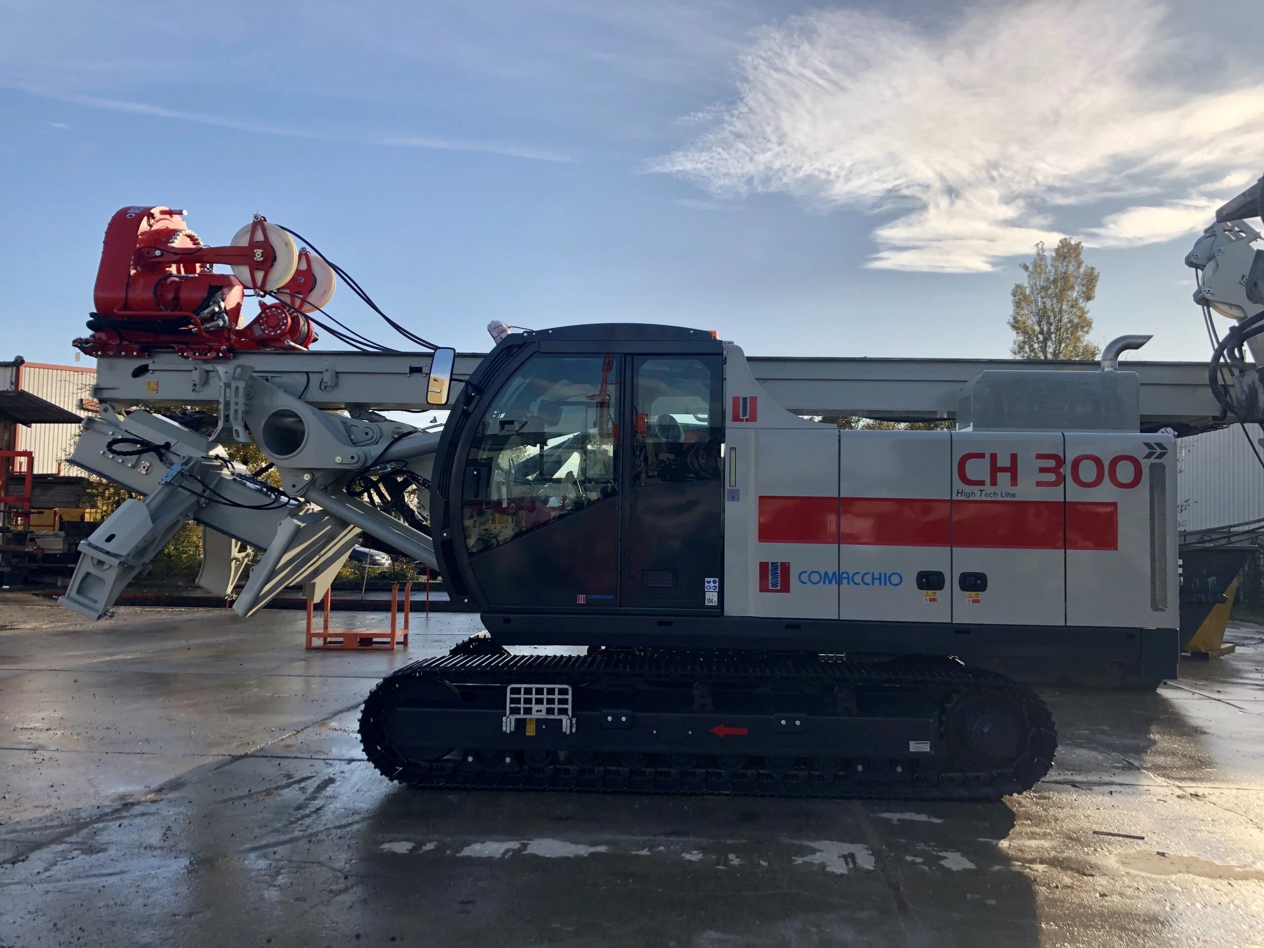 CH 300 Comacchio: compact rig for large diameter piles CH 300 Comacchio: compact rig for large diameter piles