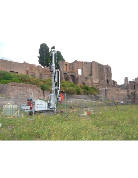 GEO 405: versatile rig for deep and large-diameter drilling