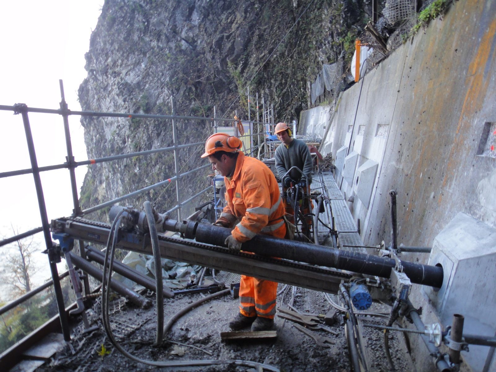 Mounty 91 H | Glissière de forage pour excavatrice compacte | Lumesa